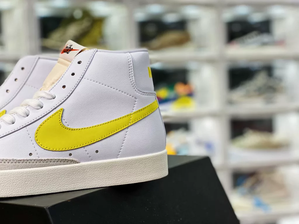 Nike Blazer Mid Versatile Piece Company level Strongest Nike Blazer Trailblazer ‼️ The timeless trend of IP craftsmanship, fine needle stitching, and wiring all follow the original shoe label, the original box, and the pure original shoe upper pulled back from Qingdao QT, LX3, factory made in 10