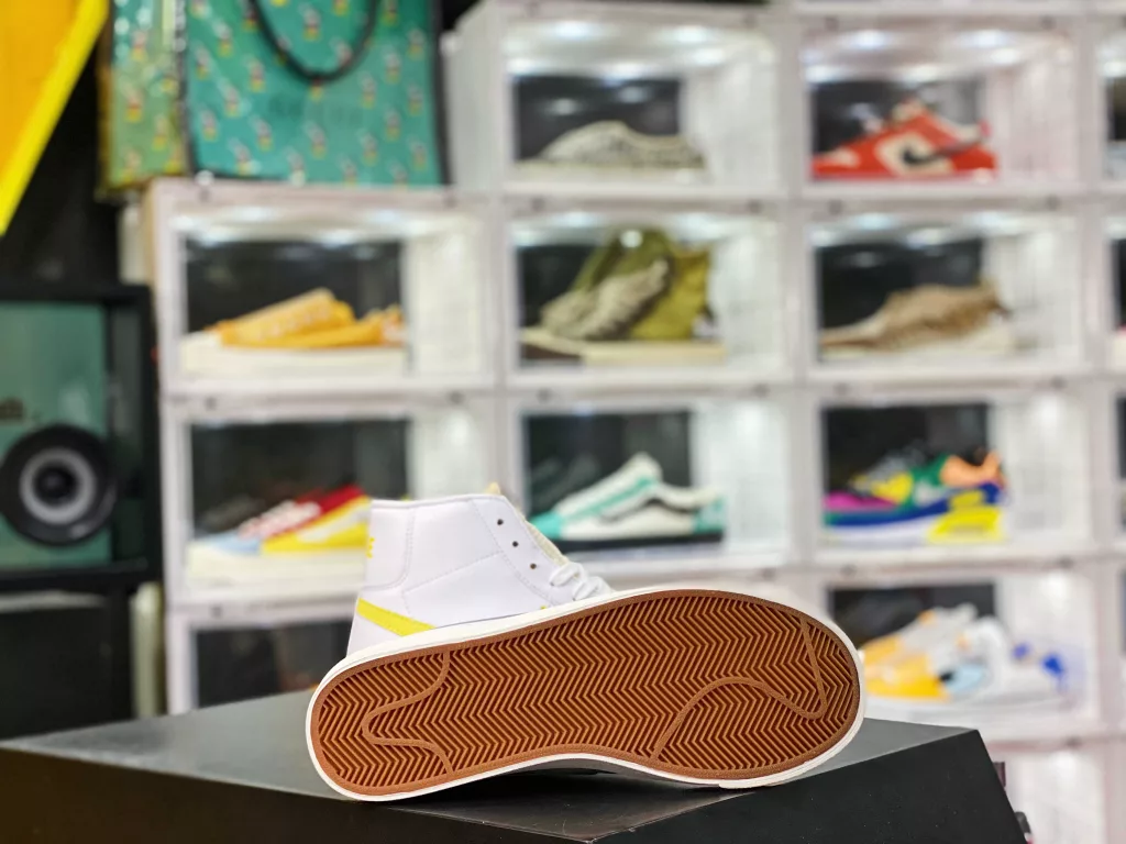 Nike Blazer Mid Versatile Piece Company level Strongest Nike Blazer Trailblazer ‼️ The timeless trend of IP craftsmanship, fine needle stitching, and wiring all follow the original shoe label, the original box, and the pure original shoe upper pulled back from Qingdao QT, LX3, factory made in 10