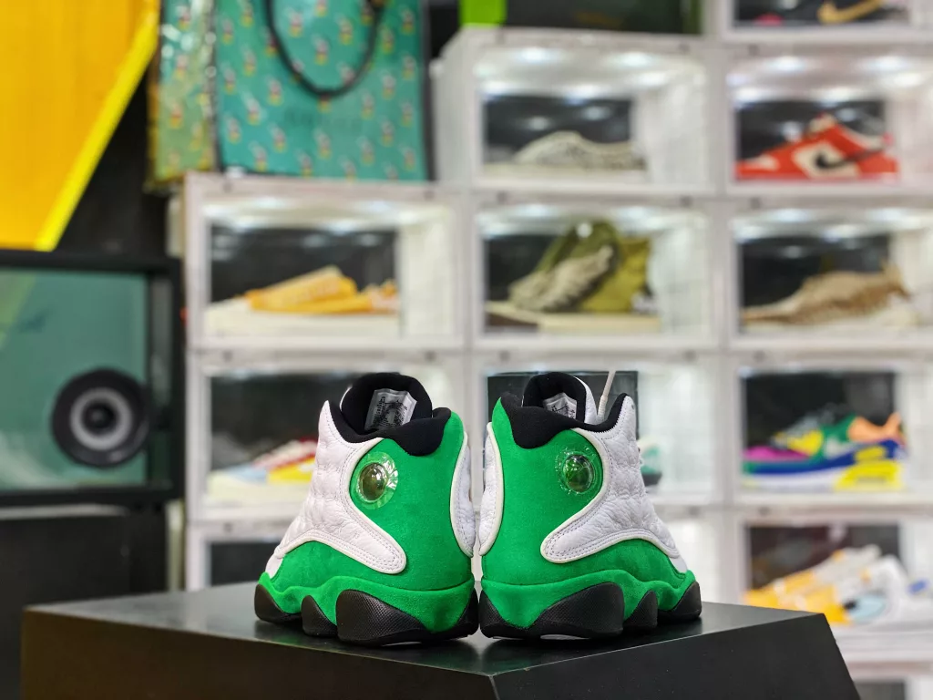 Top tier AJ13 Lucky White Green Shipping, the strongest 13 generations on the market, creating the strongest replica full shoe raw materials in China ➕ Original carbon plate ➕ Original tricolor cat's eye Original genuine cat's eye Real carbon Air Jordan 13 