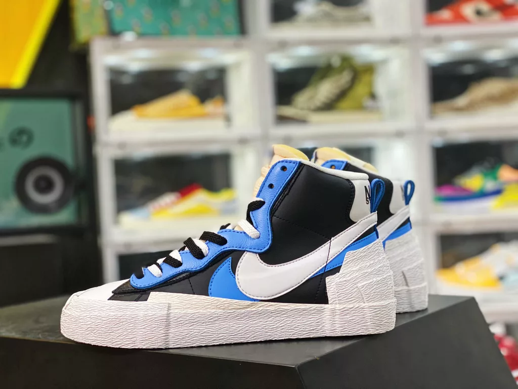 The strongest toxic version of Sacai x Nike Blazer Mid has been stored in four colors, with built-in NFC sensing chip. Currently, the most mature Sacai high top ‼️ Original cardboard last creates a natural small waist # Difference in the original factory's top layer leather material, market imitation top layer version # 10