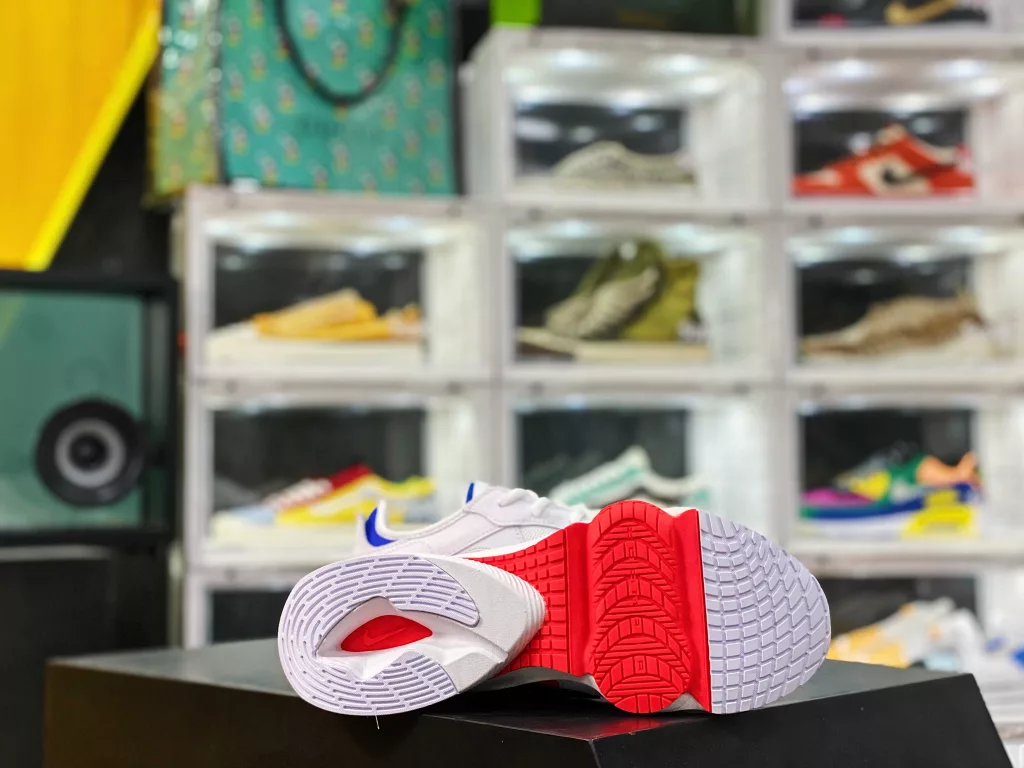 Nike Air Zoom Division Split Deconstructed Series Cushioned Low Top Sports Air Cushion Jogging Shoe Product Number: CK2946-001 Men's Shoe Genuine Half Size System # Made of Mesh Fabric Panel # 4 Zoom Fiber Cushion Cushioning Materials Embedded in the Forefoot ❗ : 8