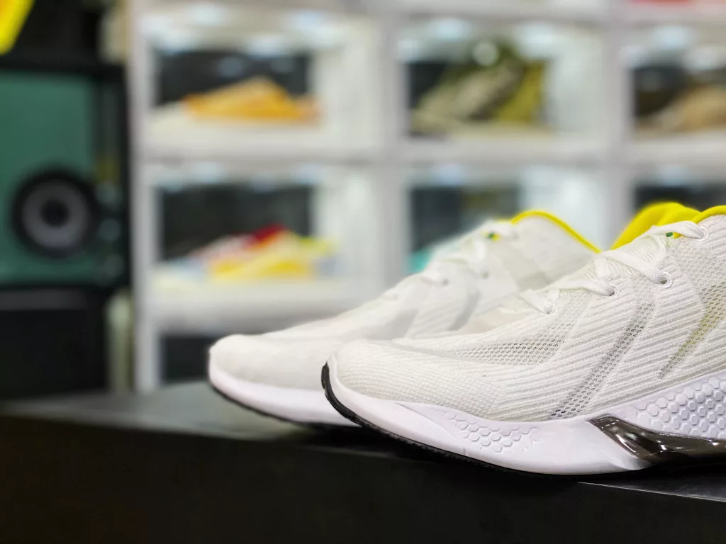 True standard half size system # 3 layer combination sole mold # Mid sole EVA foam cushioning material # Horse brand rubber anti slip effect # TPU brackets on both sides for stable support ❗ Adidas AlphaBOUNCE M Leather Alpha Series Shark Gill Pattern Bottom Cover 10