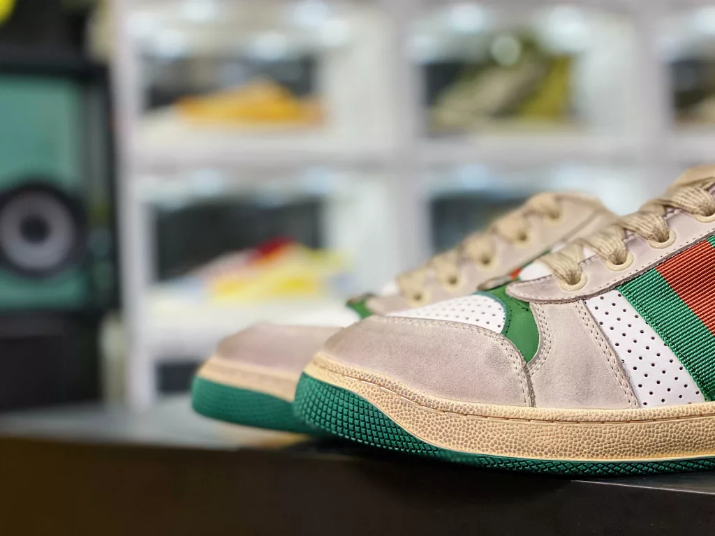 Exclusive chip version ‼️ The strongest and top tier designated version available on the market, Gucci/Gucci Distressed Screener Sneaker Classic Prototype Retro Versatile Old Dad's Board Shoes/Retro Academy Style Retro Original Old 10