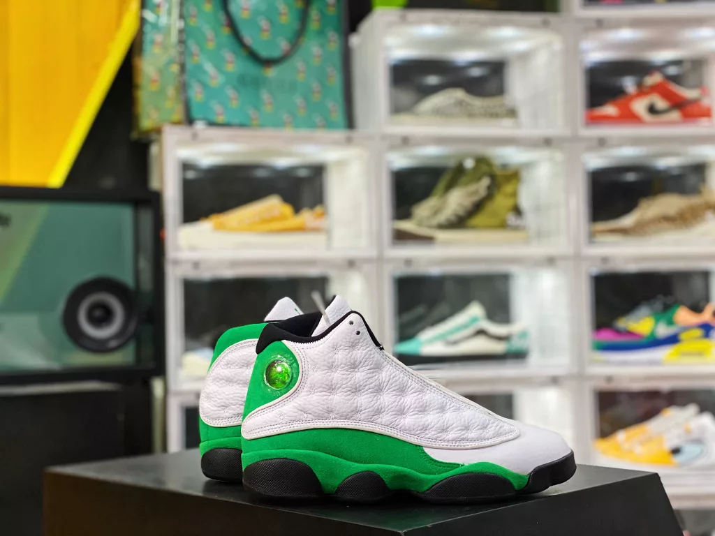 Top tier AJ13 Lucky White Green Shipping, the strongest 13 generations on the market, creating the strongest replica full shoe raw materials in China ➕ Original carbon plate ➕ Original tricolor cat's eye Original genuine cat's eye Real carbon Air Jordan 13 