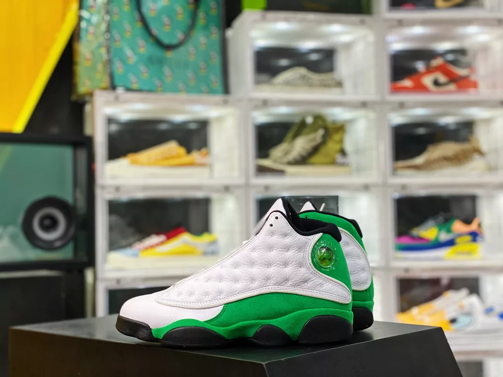 Top tier AJ13 Lucky White Green Shipping, the strongest 13 generations on the market, creating the strongest replica full shoe raw materials in China ➕ Original carbon plate ➕ Original tricolor cat's eye Original genuine cat's eye Real carbon Air Jordan 13 