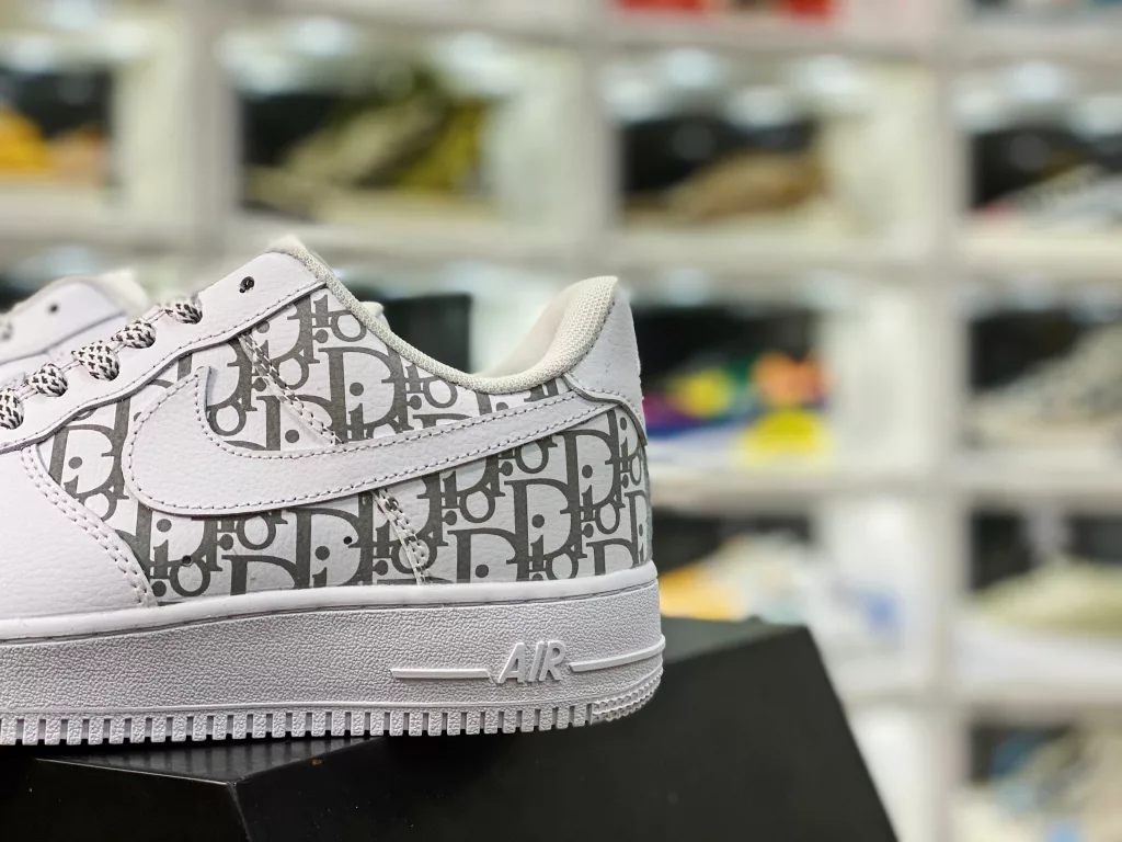 Dior x Air Force 1'07 Co branded Custom Air Force One Low top Casual Board Shoes 3M Reflective Custom Leather Raw Last Raw Paperboard Built in Full length Air Cushion Article No.: DN8608-00211