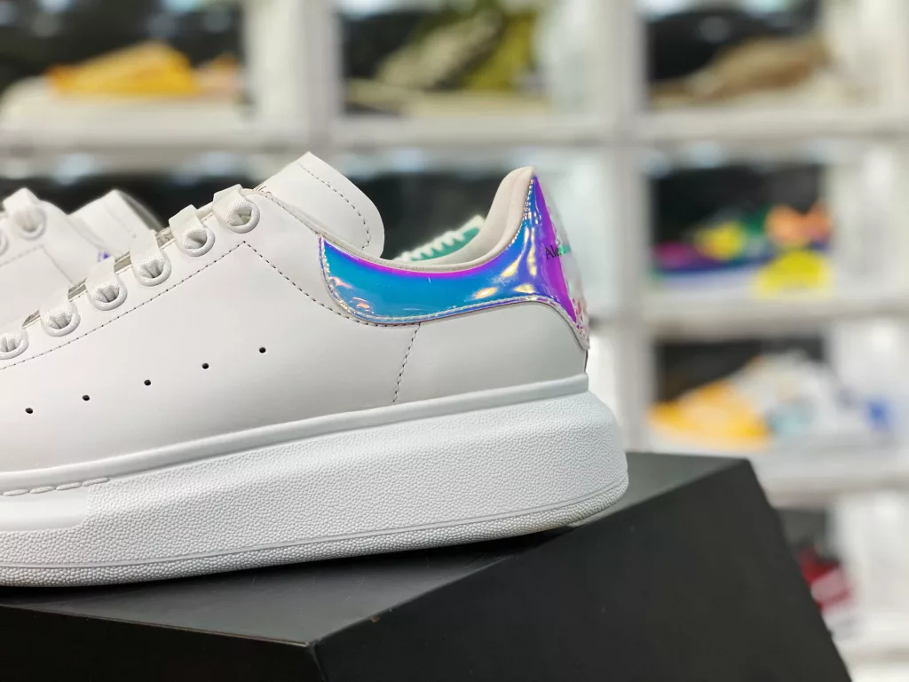 Alexander McQueen/Alexander McQueen sponge cake shoes with thick and enlarged soles, high and small white shoes, 2020 new official style, available in full size, stock, and the latest version in the market, high. Any version can be compared at will. Imported silk fabric, original and authentic water dyed sheepskin 10