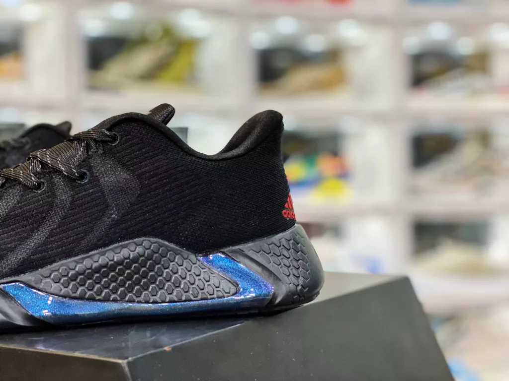 True standard half size system # 3 layer combination sole mold # Mid sole EVA foam cushioning material # Horse brand rubber anti slip effect # TPU brackets on both sides for stable support ❗ Adidas AlphaBOUNCE M Leather Alpha Series Shark Gill Pattern Bottom Cover 10