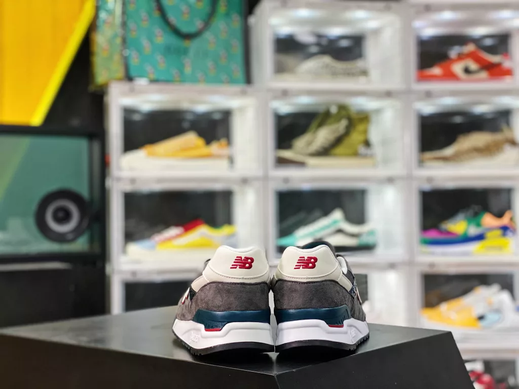 The original box is labeled as New Balance/New Bailun Classic Wolf Grey Limited Edition 3M Reflective M998CH Combination Sole, Authentic Shoe, Authentic Size 10