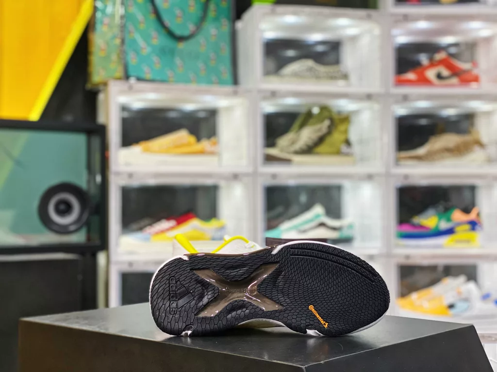 True standard half size system # 3 layer combination sole mold # Mid sole EVA foam cushioning material # Horse brand rubber anti slip effect # TPU brackets on both sides for stable support ❗ Adidas AlphaBOUNCE M Leather Alpha Series Shark Gill Pattern Bottom Cover 10