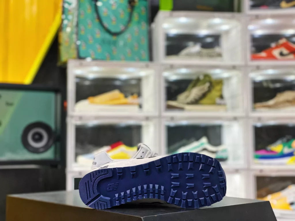 There is no difference between the original channel and the genuine product ‼ New Balance 574 New Bailun Original Grey 3M Reflective Retro Running Shoe ENCAP Cushioned Midsole Original Box Original Standard Tmall JD Platform Exclusive for Early Peripheral Physical Charging Numerous Cases, Foreign Trade Customers 10