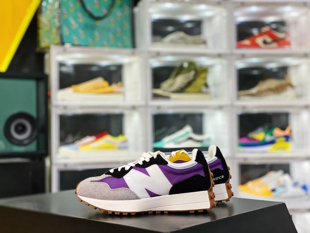 Exclusive live shooting ✨ NB New Balance MS327 series retro casual sports jogging shoes MS327CPB use pigskin leather suede and breathable mesh fabric to make a difference between the wrong version of suede in the market # High elastic EVA foam material in the midsole to support the full Ding 10