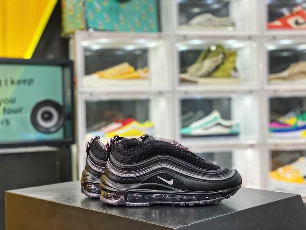 Nike Air Max 97 # High end channels produced by well-known manufacturers # Building the strongest version of bullets in the entire market # Original TPU reflective material for original shoes # The first original air cushion in the market to refuse to use a public sole # The shoe model is constantly proofread and the matching rate with the original shoes reaches 910