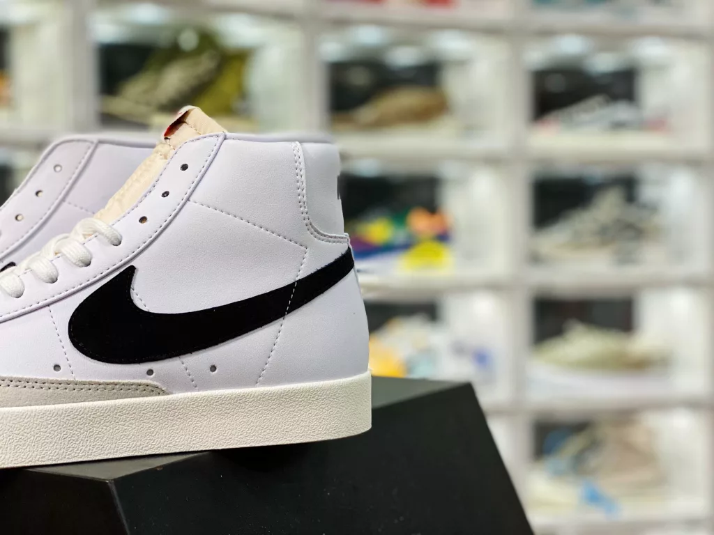 Nike Blazer Mid Versatile Piece Company level Strongest Nike Blazer Trailblazer ‼️ The timeless trend of IP craftsmanship, fine needle stitching, and wiring all follow the original shoe label, the original box, and the pure original shoe upper pulled back from Qingdao QT, LX3, factory made in 10