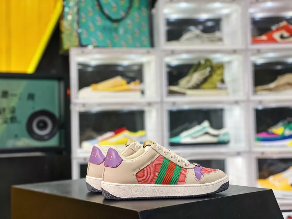 The NFC chip version platform is exclusively designed for Gucci Screener Sneaker small dirty shoes. Classic prototype, retro and versatile, old dad's board shoes/retro college style, old style, authentic mold opening, original Italian imported cowhide inside and outside, full leather craftsmanship, official all 10