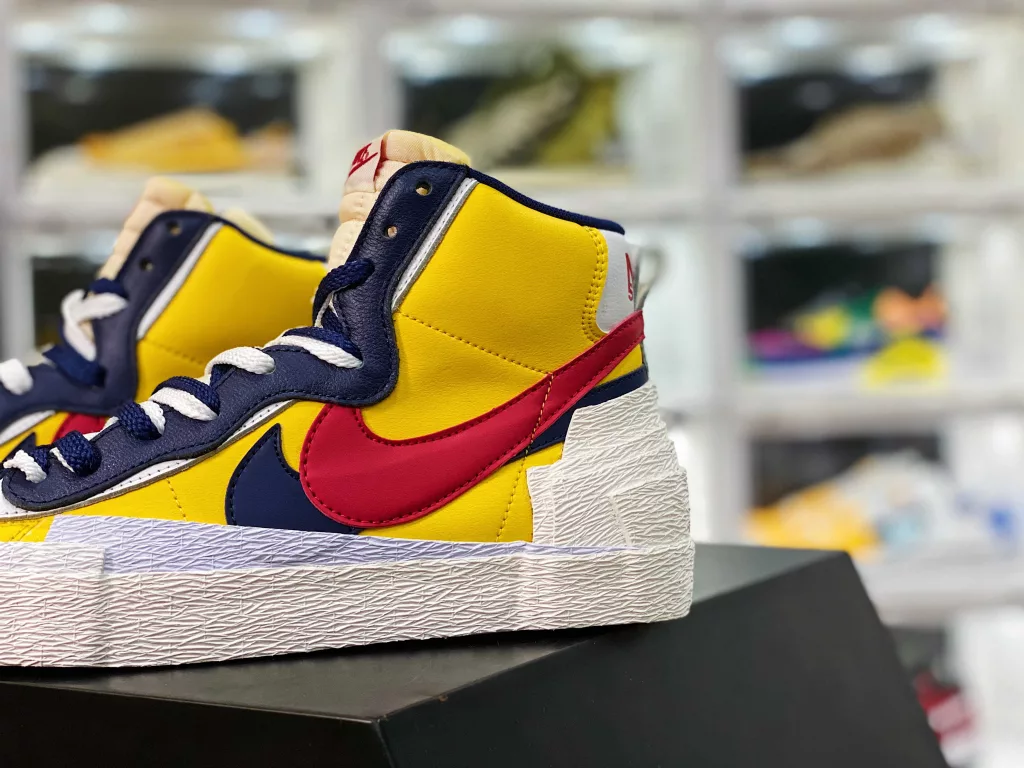 The strongest toxic version of Sacai x Nike Blazer Mid has been stored in four colors, with built-in NFC sensing chip. Currently, the most mature Sacai high top ‼️ Original cardboard last creates a natural small waist # Difference in the original factory's top layer leather material, market imitation top layer version # 10