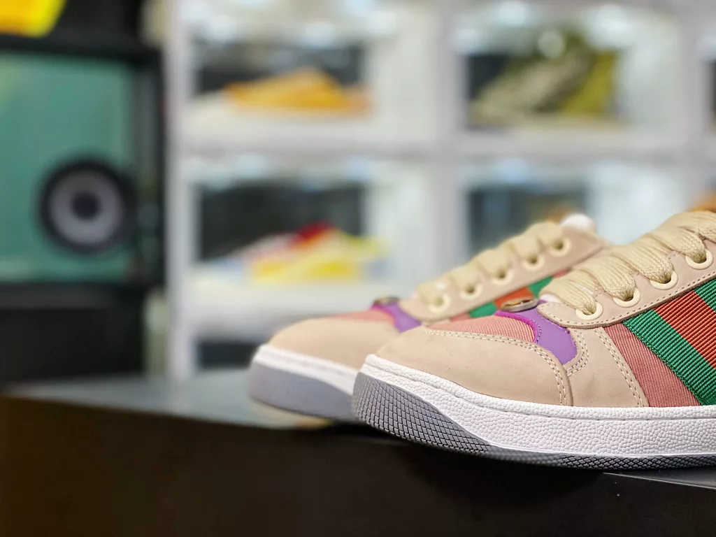 Exclusive chip version ‼️ The strongest and top tier designated version available on the market, Gucci/Gucci Distressed Screener Sneaker Classic Prototype Retro Versatile Old Dad's Board Shoes/Retro Academy Style Retro Original Old 10