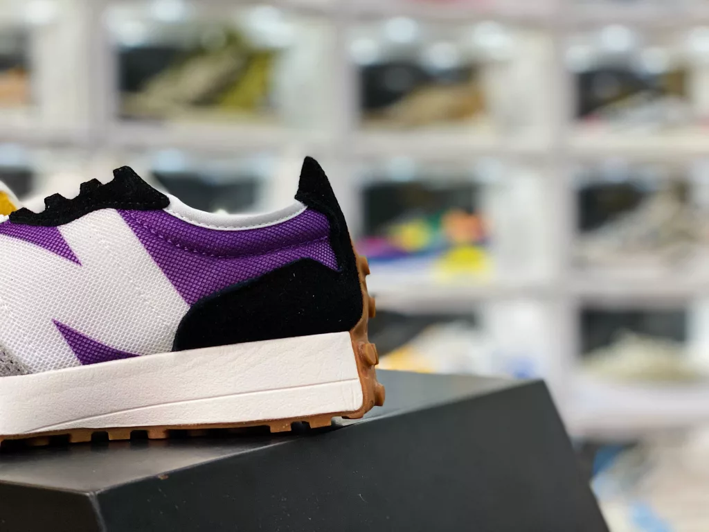 Exclusive live shooting ✨ NB New Balance MS327 series retro casual sports jogging shoes MS327CPB use pigskin leather suede and breathable mesh fabric to make a difference between the wrong version of suede in the market # High elastic EVA foam material in the midsole to support the full Ding 10