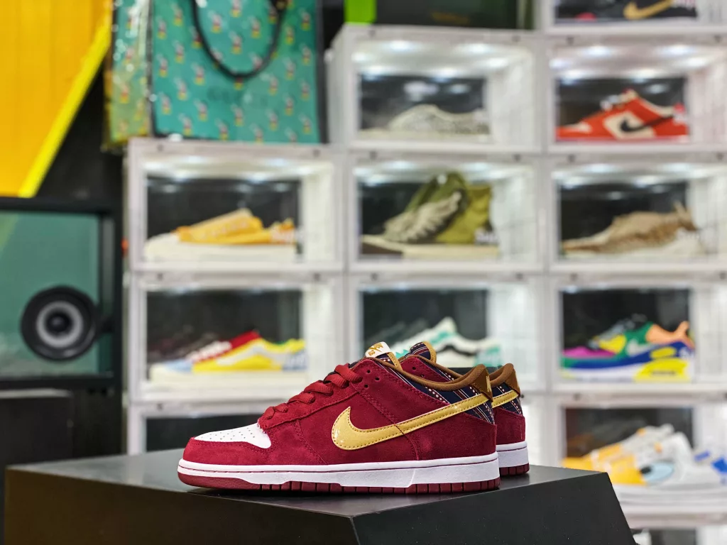 Little Shanghai Pure Original Cowhide Nike Dunk Sb Art. No. 304292 67210