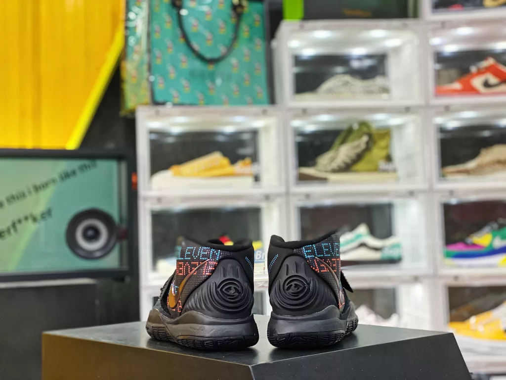 The only correct and original Zoom TURBO in the market with surging cushioning # Exclusive details for factory magic straps # Truly exceeding the national standard RB outsole # Ultimate details for company products, materials, outsole wear resistance performance, the best in the market # Exclusive private mold ❗ Salute to the Egyptian Sun God 🏀 Brand New Boston Famous Shoe Shop Co branded C10