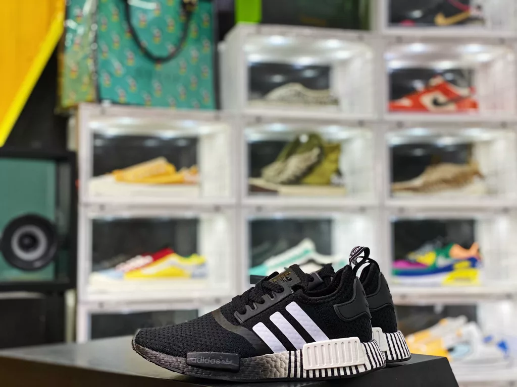 Classic remanufactured version # Genuine and authentic materials for men and women's shoes # Full length Boost+stability module ❗ Classic color scheme, Adidas adidas Clover Originals NMD_ R1 Primeknit 