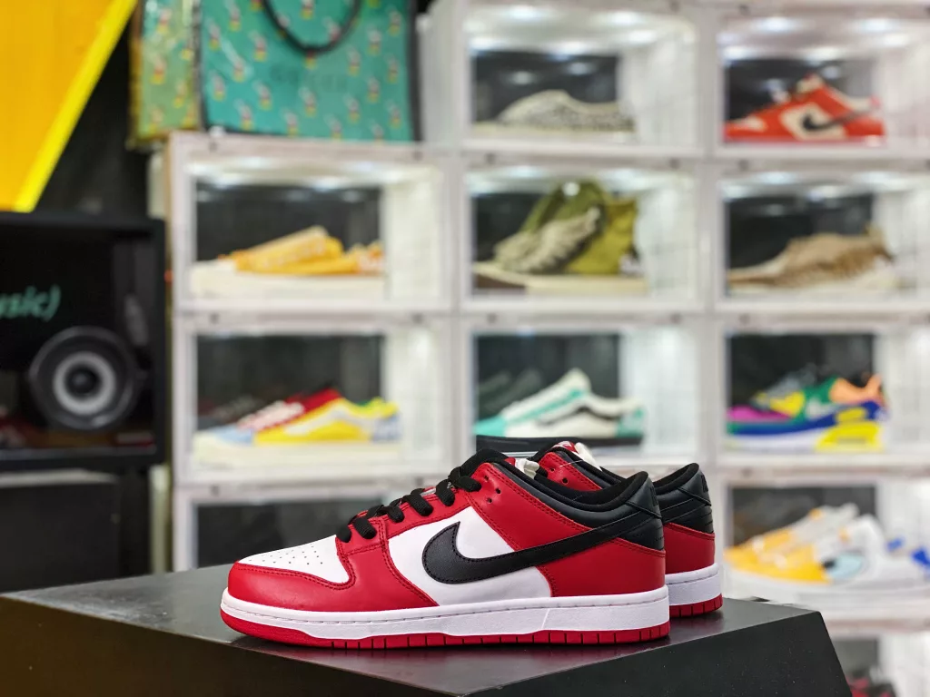 Nike/NIKE Nike SB Low Top Board Shoes Chicago 10
