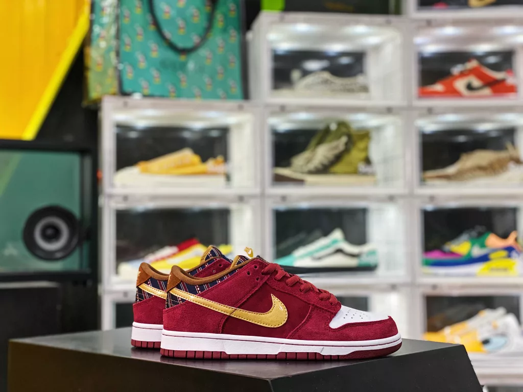 Little Shanghai Pure Original Cowhide Nike Dunk Sb Art. No. 304292 67210