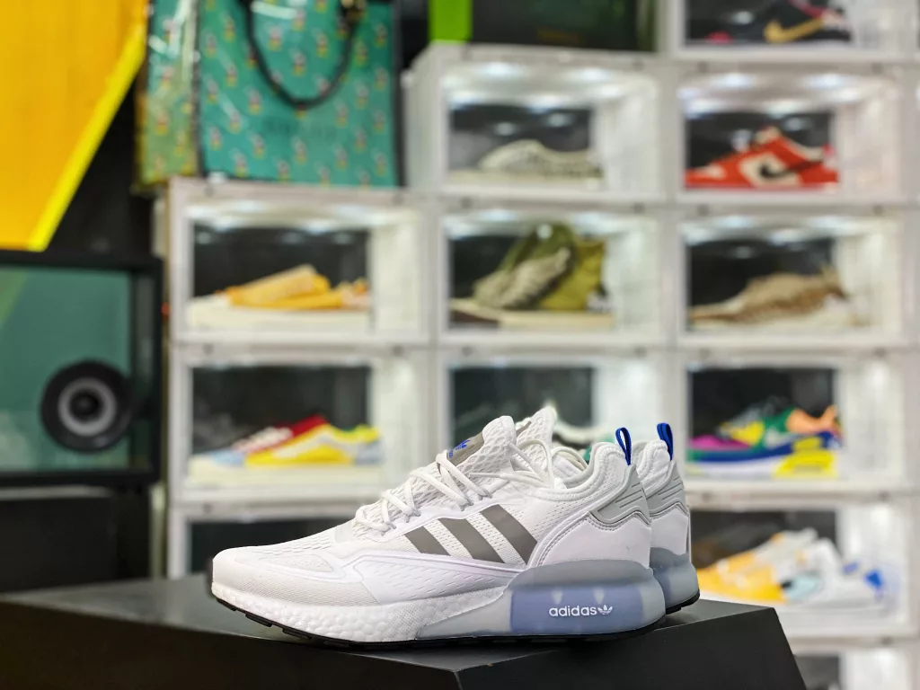 Correct version Full length real explosive material # Mesh and Thermoplastic polyurethane elastomer (TPU) upper ❗ A sense of speed that is about to emerge ❗ Classic shoe style has once again evolved, with 2020 Adidas Adidas ZX 2K Boost popcorn low cut, high bounce, retro casual sports versatile 10