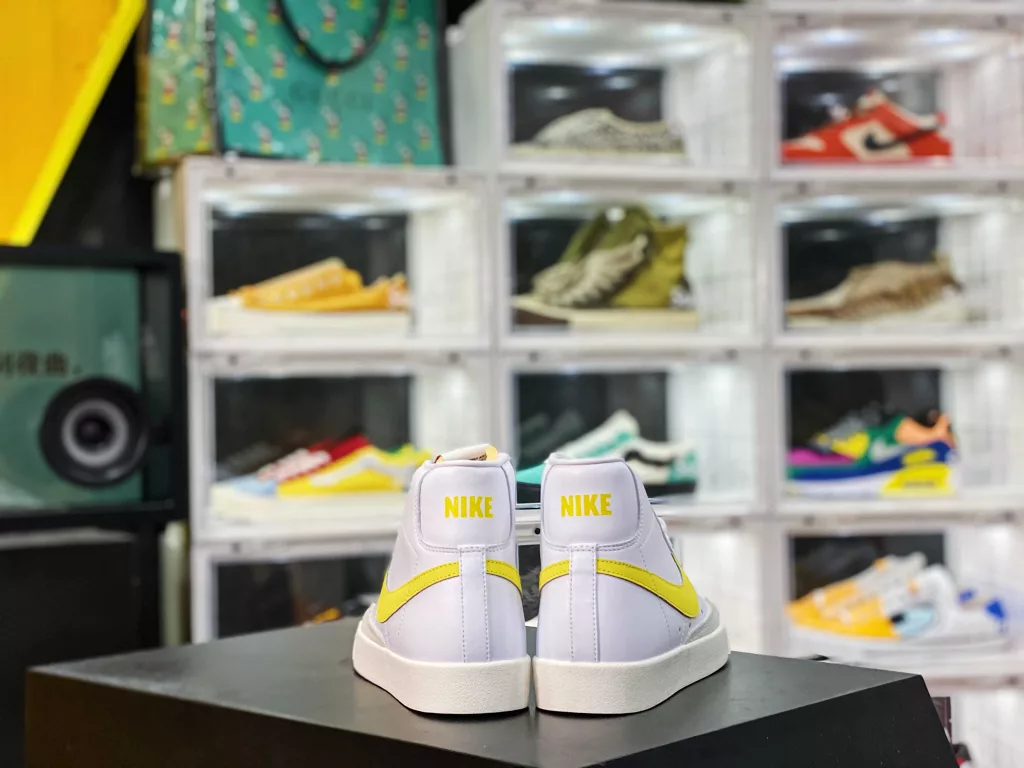 Nike Blazer Mid Versatile Piece Company level Strongest Nike Blazer Trailblazer ‼️ The timeless trend of IP craftsmanship, fine needle stitching, and wiring all follow the original shoe label, the original box, and the pure original shoe upper pulled back from Qingdao QT, LX3, factory made in 10