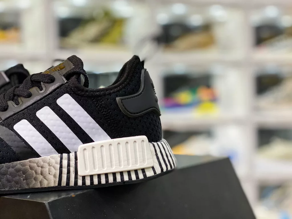 Classic remanufactured version # Genuine and authentic materials for men and women's shoes # Full length Boost+stability module ❗ Classic color scheme, Adidas adidas Clover Originals NMD_ R1 Primeknit 