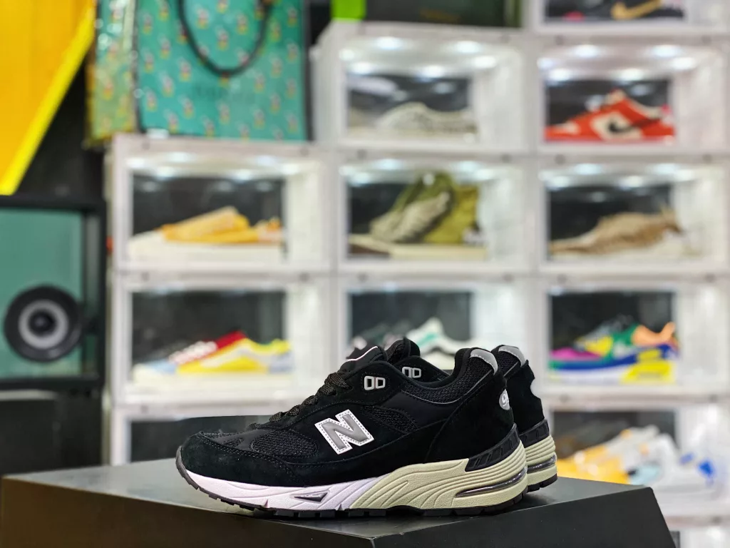Pure original version of top tier British produced New Balance M9919CH CM British produced limited edition sports shoes Dad's shoes 10