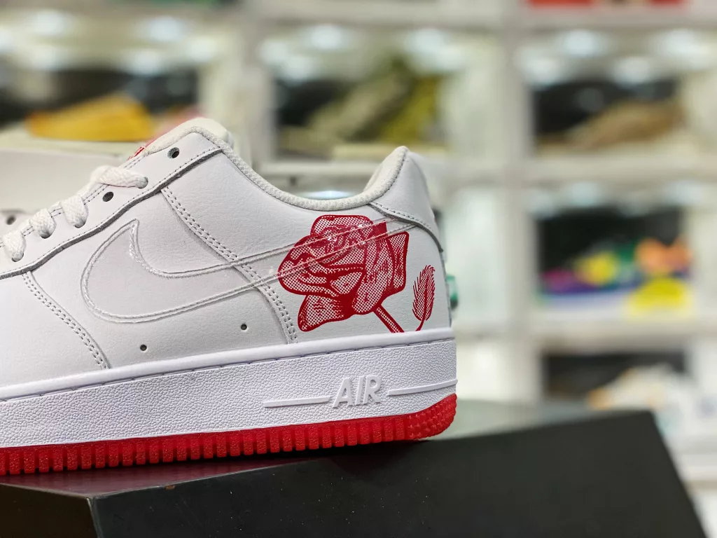 Air Force 1'07 RS Red Rose Red RoseLF Original Last Made of Original Cardboard to Create a Pure Air Force Version # Focused on Foreign Trade Channels with Full Pocket Built-in Honeycomb Air Cushion # Original Box Accessories Original Factory Midsole Steel Stamp, Perfect Pull Top 10