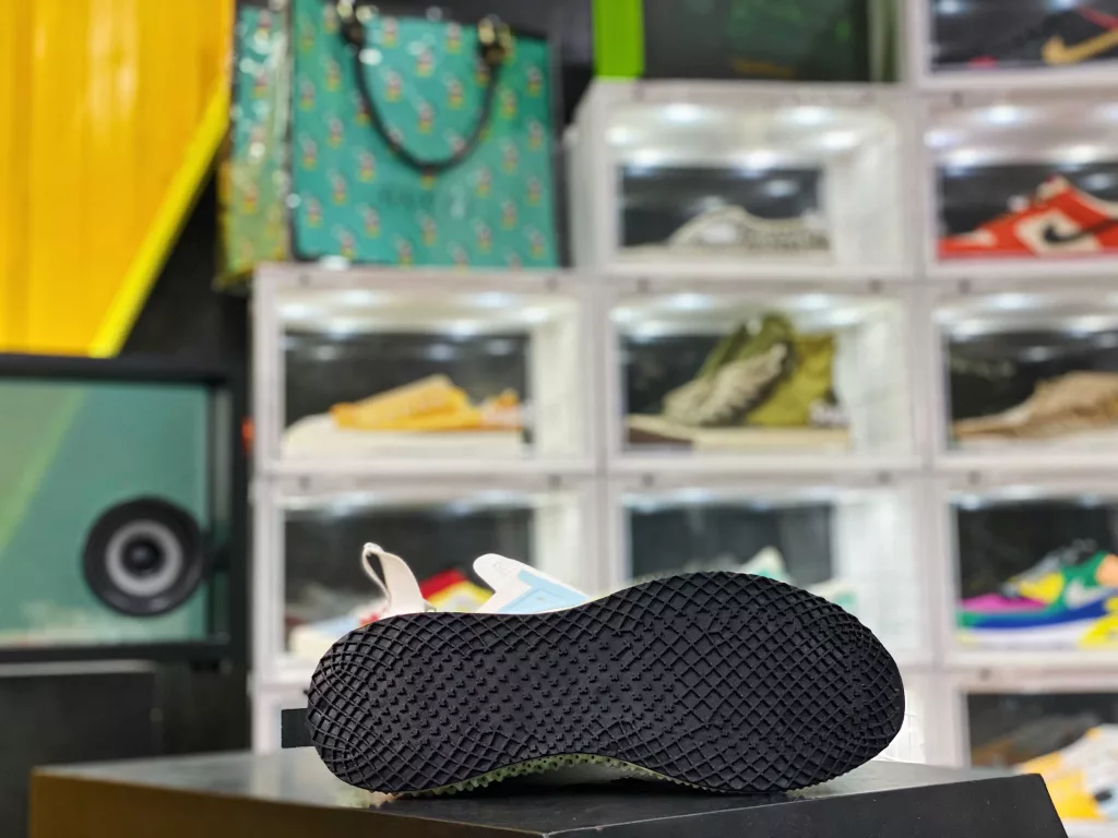 True label with half size # avant-garde to the extreme # Tribute to new technology 4D printing technology ❗ 2020 New Product, Adidas Consortium Runner Sense 4D 