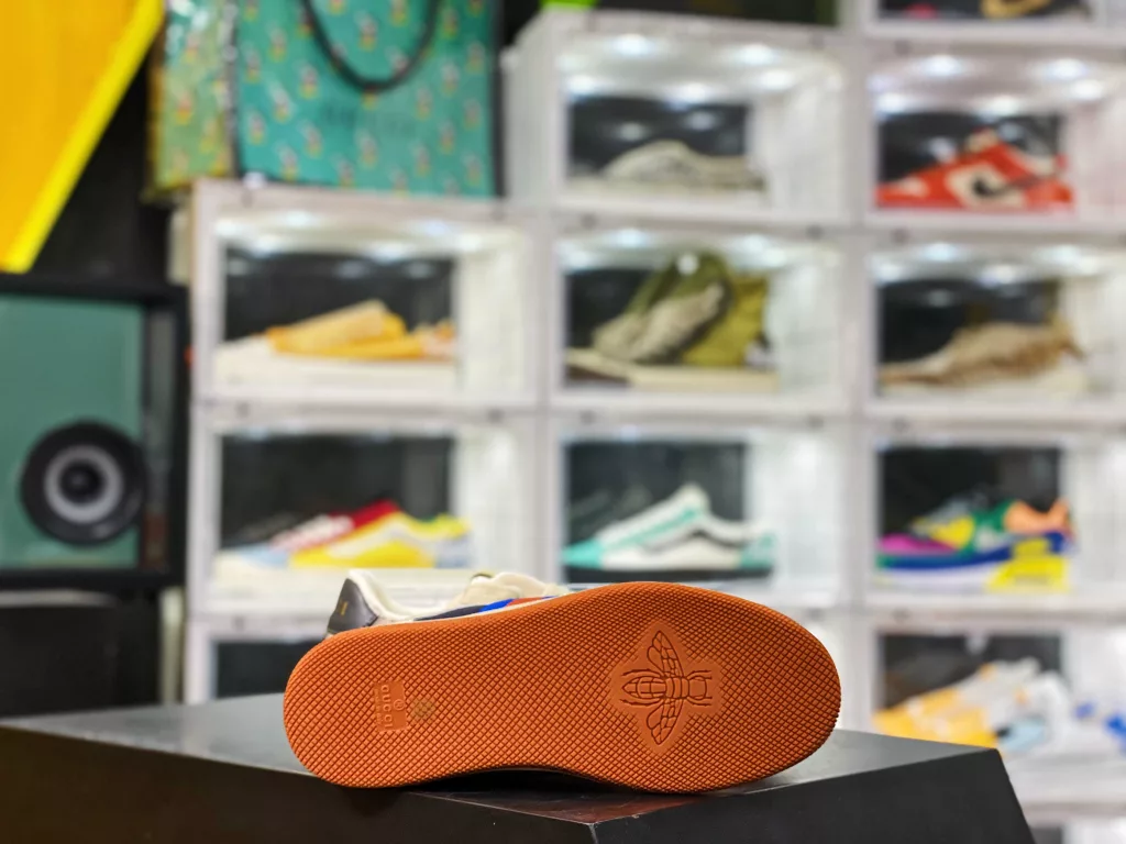 Exclusive chip version ‼️ The strongest and top tier designated version available on the market, Gucci/Gucci Distressed Screener Sneaker Classic Prototype Retro Versatile Old Dad's Board Shoes/Retro Academy Style Retro Original Old 10