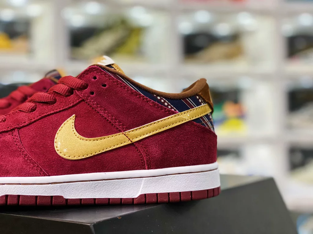 Little Shanghai Pure Original Cowhide Nike Dunk Sb Art. No. 304292 67210