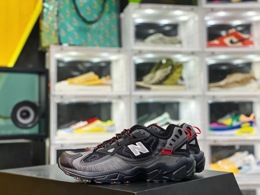 Genuine half size system for men's and women's shoes # Original last data development paper version # Anti fake purple light effect added to the internal standard # Breathable mesh splicing fiber leather material # MD shock absorption material outsole effect used ❗ Xiaohongshu's popular Korean style outfit, after 20 years, reshapes the classic identity ❗ NB New Bailun 10