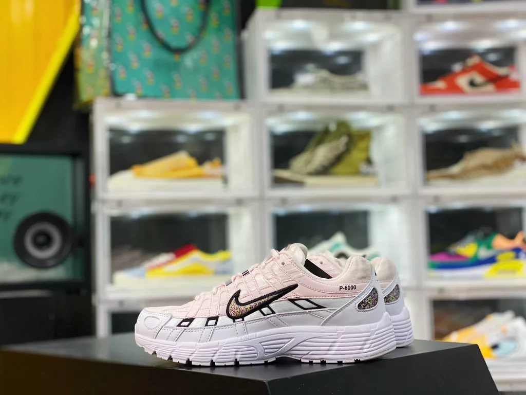 Genuine half size system for men's and women's shoes # adopts the original last development version+original breathable mesh material ❗ Hierarchical and distinct line design, eliminating heavy appearance ❗ Nike P-6000 CNPT 