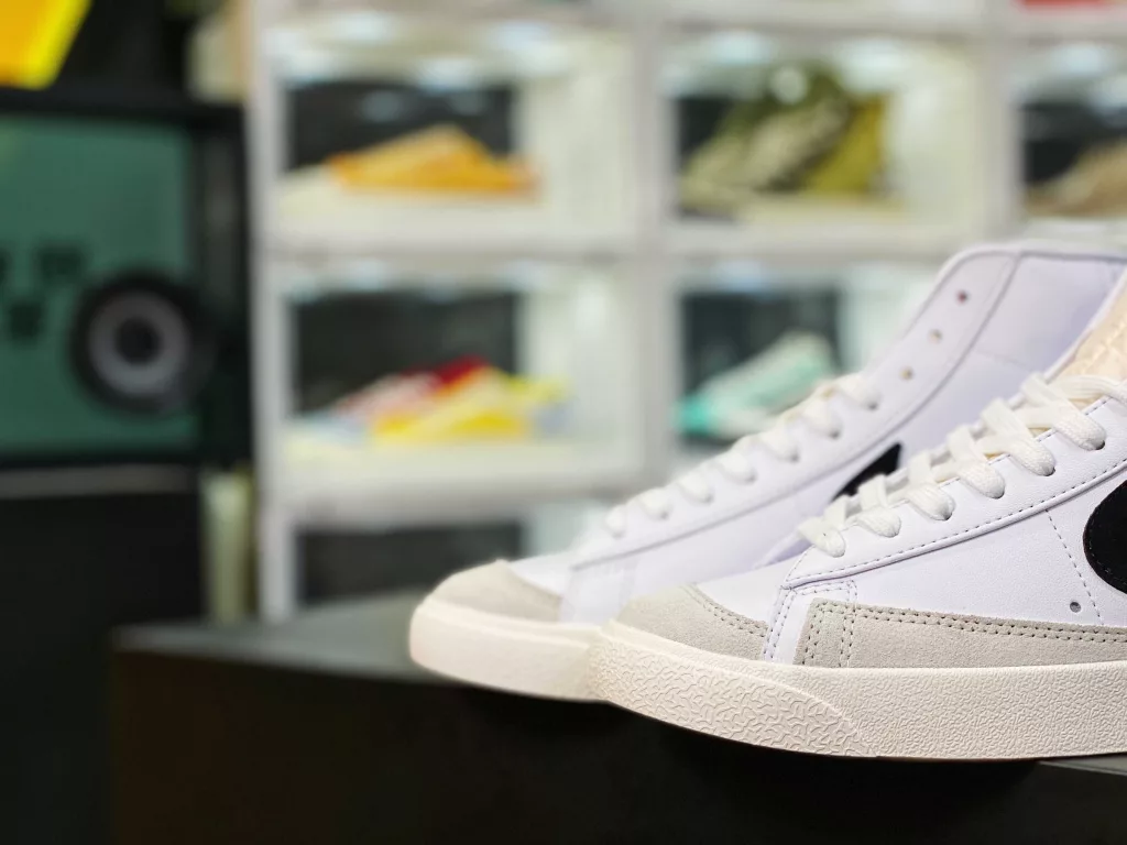 Nike Blazer Mid Versatile Piece Company level Strongest Nike Blazer Trailblazer ‼️ The timeless trend of IP craftsmanship, fine needle stitching, and wiring all follow the original shoe label, the original box, and the pure original shoe upper pulled back from Qingdao QT, LX3, factory made in 10