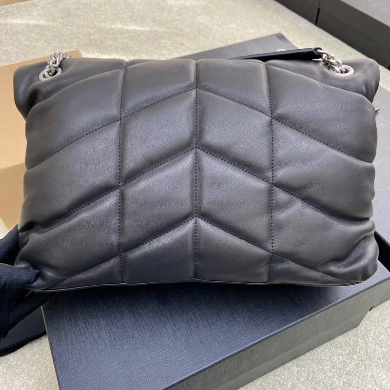 Black sheepskin/Silver hardwareloulou puffer large quilted lambskin bag, made of authentic leather, feel soft and delicate, like embracing clouds ☁️; The classic Y logo, chain and button-hole hardware are all made of barkin matte silver hardware. The bag opening is folded and sealed with magnetic four-button, which has first-class tightness and safety 👍Size: 35*23*13.5cmModel: 577475【 Original leather 】