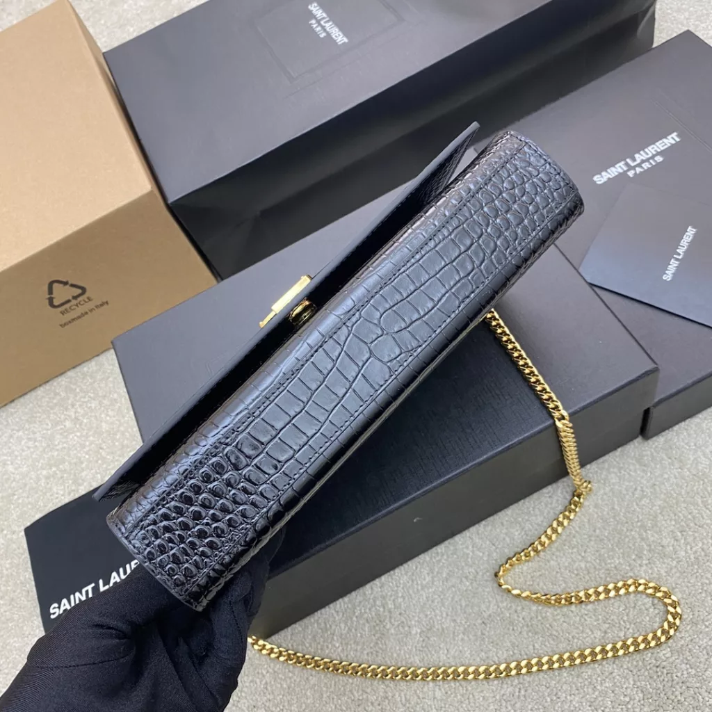 Black Alligator/GoldThe most classic style Kate chain crossbody bag! Every girl's wardrobe must have a versatile style! High quality, original South African leather, scratch resistant, no need to care and trust me kate is a timeless classicModel: 354021  Size: 24*14.5*5.5cm