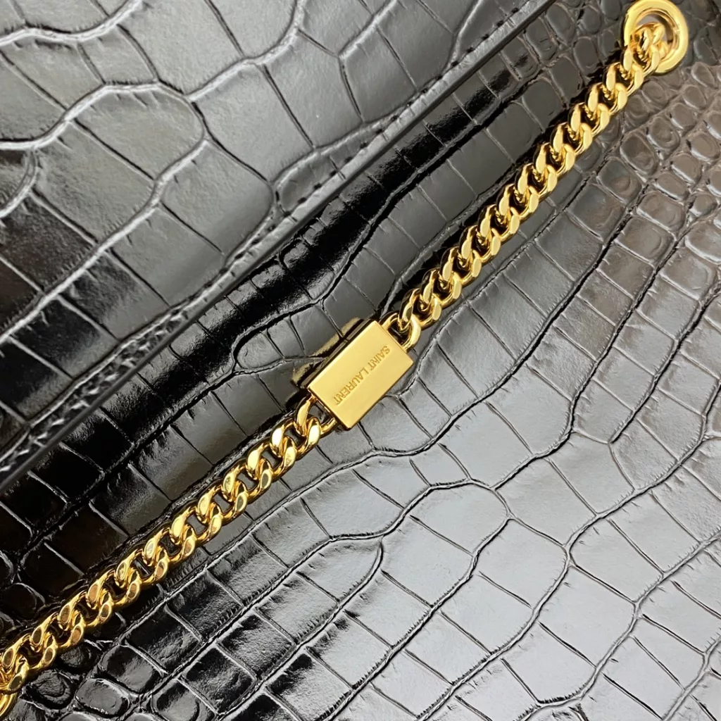 Black Alligator/GoldThe most classic style Kate chain crossbody bag! Every girl's wardrobe must have a versatile style! High quality, original South African leather, scratch resistant, no need to care and trust me kate is a timeless classicModel: 354021  Size: 24*14.5*5.5cm