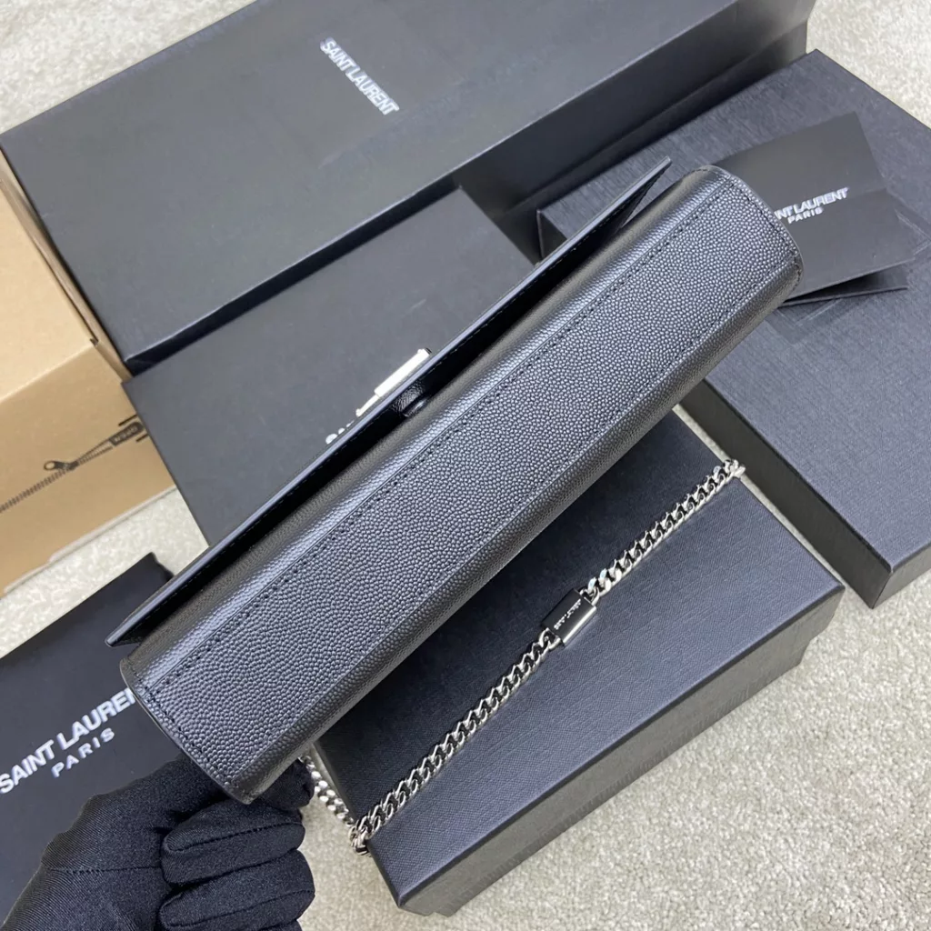Black ball/silver buckleThe most classic style Kate chain crossbody bag! Every girl's wardrobe must have a versatile style! High quality original South African leather, wear and scratch resistant, no need to carefully care 💫 trust me kate is absolutely timeless classicModel: 354021 Size: 24*14.5*5.5cm