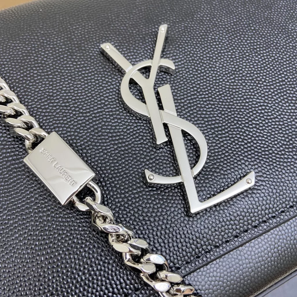 Black ball/silver buckleThe most classic style Kate chain crossbody bag! Every girl's wardrobe must have a versatile style! High quality original South African leather, wear and scratch resistant, no need to carefully care 💫 trust me kate is absolutely timeless classicModel: 354021 Size: 24*14.5*5.5cm