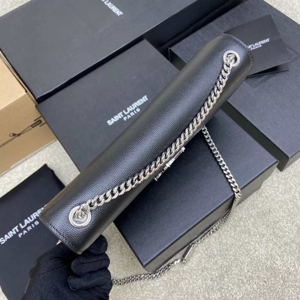 Black ball/silver buckleThe most classic style Kate chain crossbody bag! Every girl's wardrobe must have a versatile style! High quality original South African leather, wear and scratch resistant, no need to carefully care 💫 trust me kate is absolutely timeless classicModel: 354021 Size: 24*14.5*5.5cm