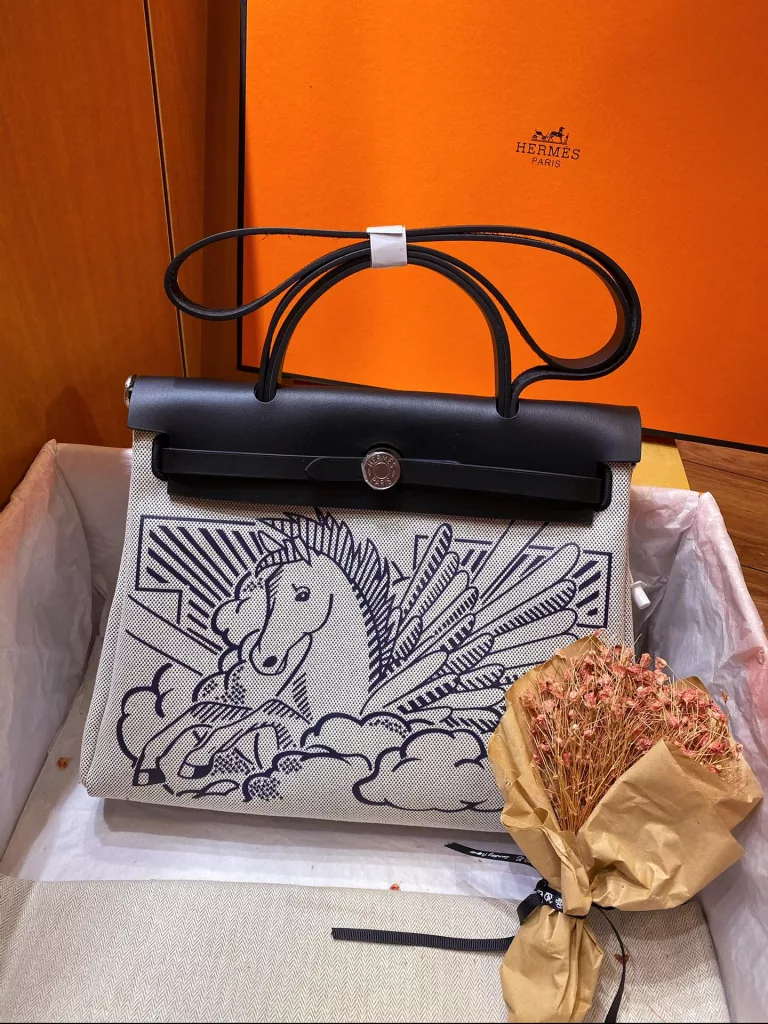Herbag 31cm Limited Edition silk Screen Pegasus (inseam) Size: 25x31x10cm