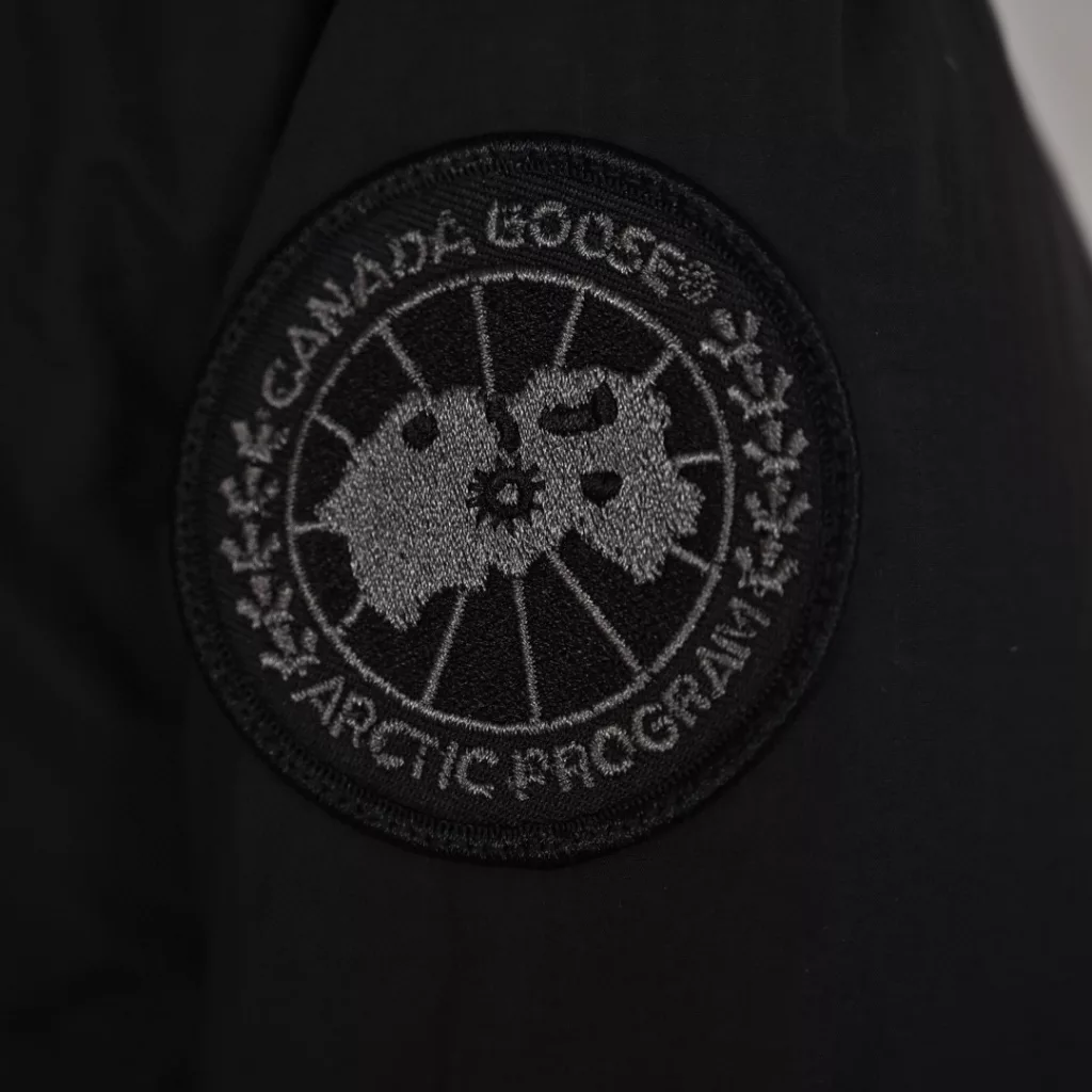 𝐂 𝐚 𝐧 𝐚 𝐝 𝐚 𝐆 𝐨 𝐨 𝐬 𝐞 𝐉 𝐮 𝐧 𝐜 𝐭 𝐢 𝐨 𝐧 𝟐 𝟔 𝟐 𝟎 𝐖 𝐖Canada Goose Macaron capsule short down jacket for women