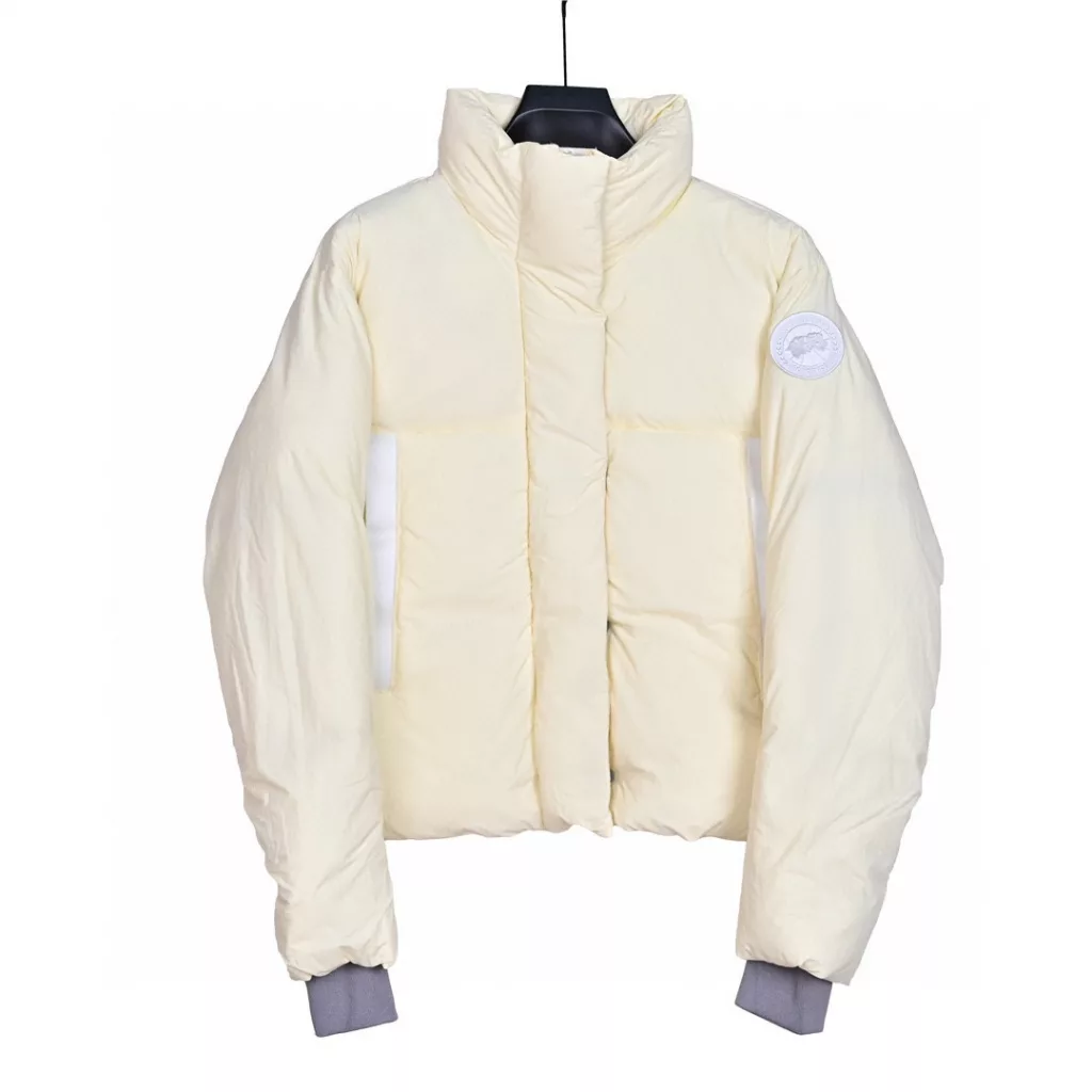 𝐂 𝐚 𝐧 𝐚 𝐝 𝐚 𝐆 𝐨 𝐨 𝐬 𝐞 𝐉 𝐮 𝐧 𝐜 𝐭 𝐢 𝐨 𝐧 𝟐 𝟔 𝟐 𝟎 𝐖 𝐖Canada Goose Macaron capsule short down jacket for women