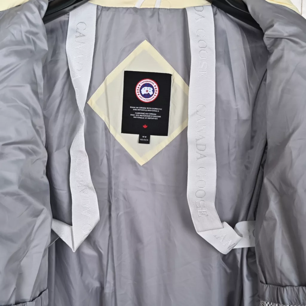 𝐂 𝐚 𝐧 𝐚 𝐝 𝐚 𝐆 𝐨 𝐨 𝐬 𝐞 𝐉 𝐮 𝐧 𝐜 𝐭 𝐢 𝐨 𝐧 𝟐 𝟔 𝟐 𝟎 𝐖 𝐖Canada Goose Macaron capsule short down jacket for women