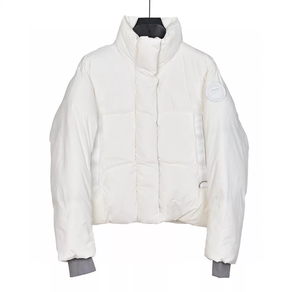 𝐂 𝐚 𝐧 𝐚 𝐝 𝐚 𝐆 𝐨 𝐨 𝐬 𝐞 𝐉 𝐮 𝐧 𝐜 𝐭 𝐢 𝐨 𝐧 𝟐 𝟔 𝟐 𝟎 𝐖 𝐖Canada Goose Macaron capsule short down jacket for women