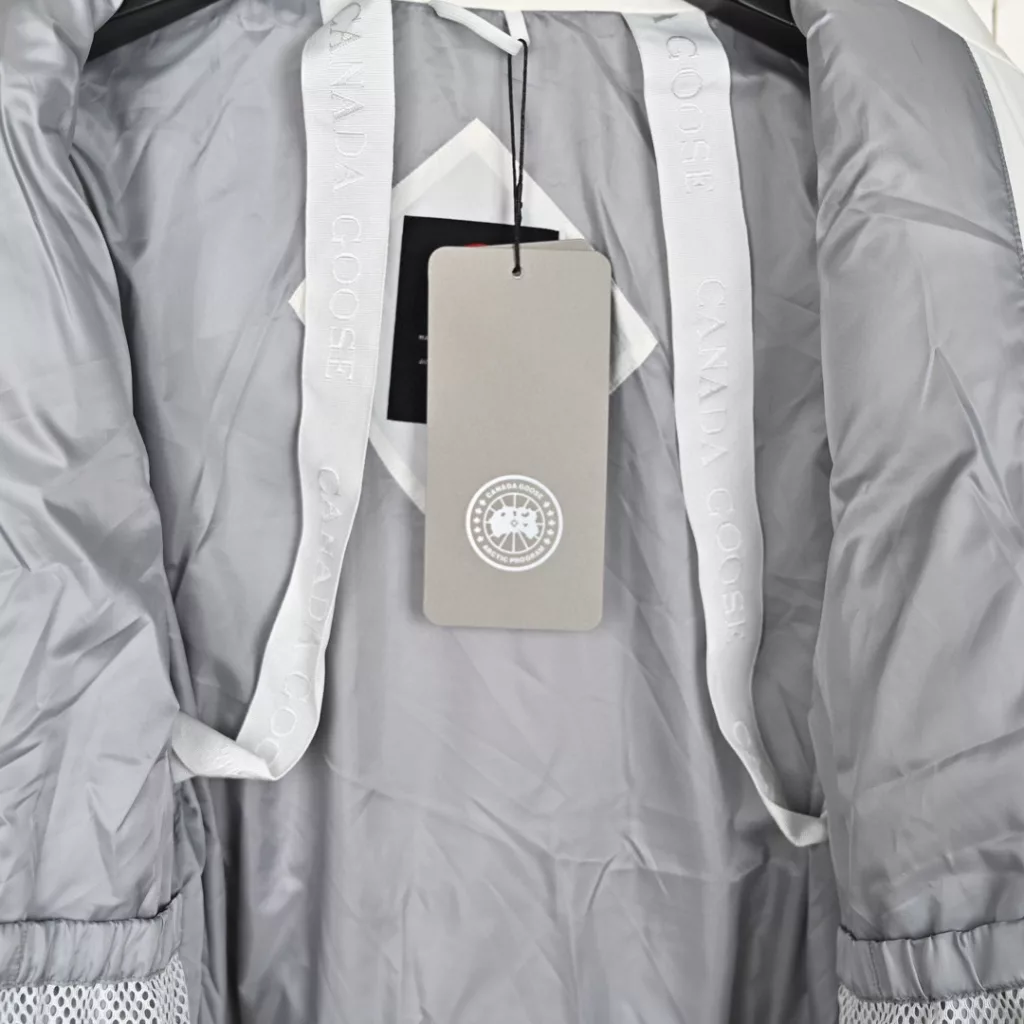 𝐂 𝐚 𝐧 𝐚 𝐝 𝐚 𝐆 𝐨 𝐨 𝐬 𝐞 𝐉 𝐮 𝐧 𝐜 𝐭 𝐢 𝐨 𝐧 𝟐 𝟔 𝟐 𝟎 𝐖 𝐖Canada Goose Macaron capsule short down jacket for women